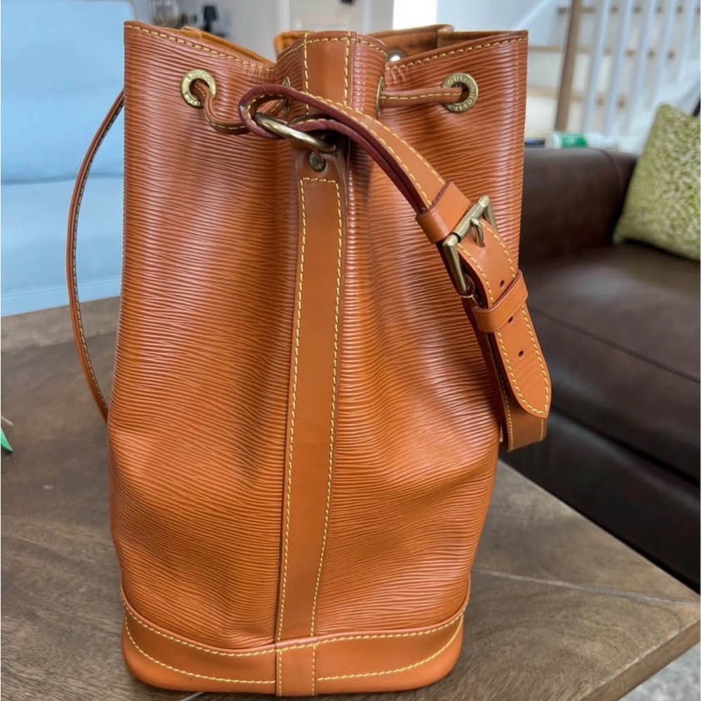 Louis Vuitton Tan Epi Leather Drawstring Bucket Bag - Picture 2 of 8